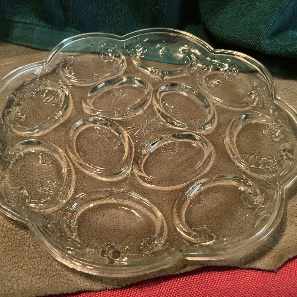 Vintage Egg Plate / The Savannah Collection by Toscany